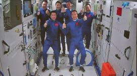 歷史一刻！中國空間站兩個(gè)航天員乘組首次實(shí)現(xiàn)“太空...